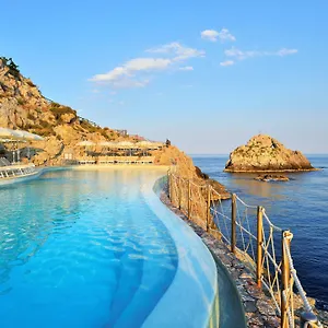 **** Szálloda Capotaormina Olaszország